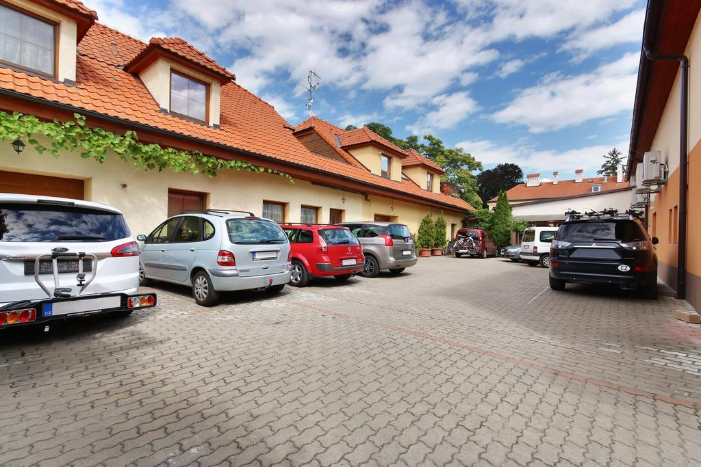 Penzion U Zamku Lednice Exterior foto
